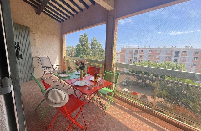 Appartement 2 pièces avec mezzanine, terrasse et parking, à 500m de la plage - Fréjus - FR-1-226A-42