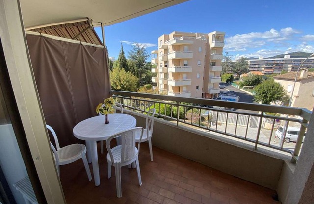 Appartement Sainte-Maxime, 1 pièce, 4 personnes - FR-1-226-303