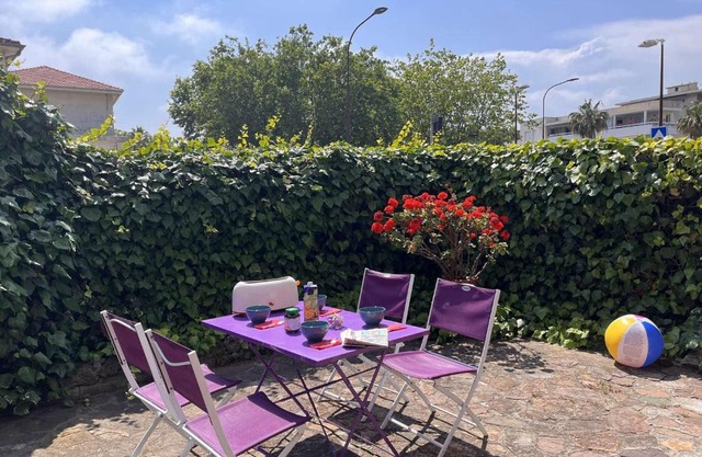 Appartement T2 avec Terrasse et Parking Privé à 300m de Port Fréjus - FR-1-226A-58