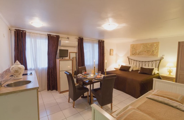 Augusta guest studio, 800m from the beach