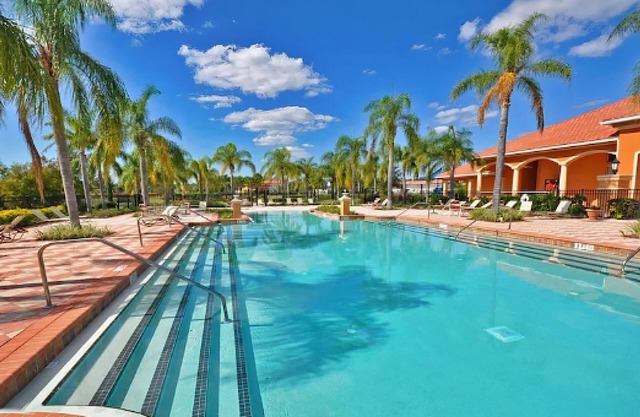 BellaVida Resort townhome - private plunge pool, minutes to Disney, dog-friendly