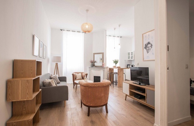 Bright Modern Apartment In Charming Cannes Old Town Near The Palais Des Festival