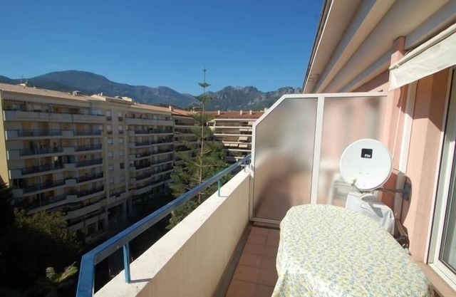 Central Studio with Terrace, A/C, Parking & Near Beach
