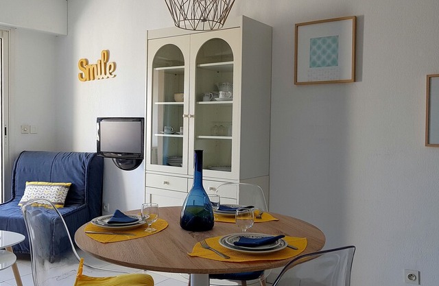 Charming studio classified 3 *, tastefully decorated by the sea, swimming pool, air conditioning, park