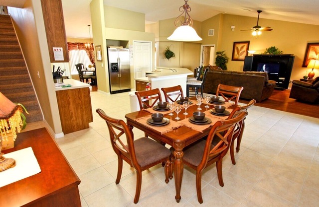 Contemporary 5 Bed 3 Bath House - Near Walt Disney World W/ great amenities