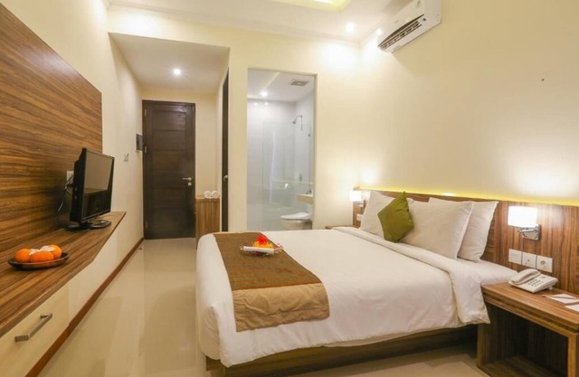 Convenient Stay in Jimbaran Area, only 10 minutes Drive to RockBar Jimbaran