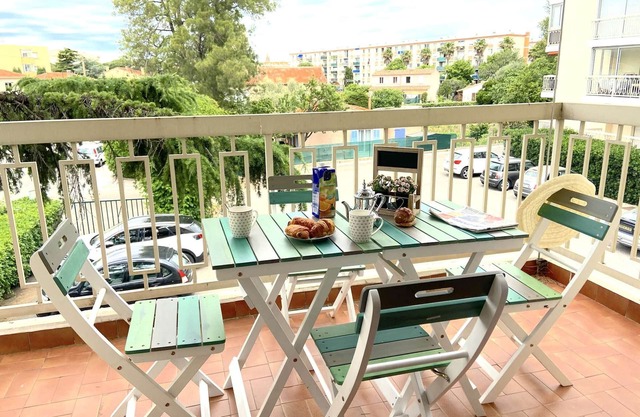 Cozy 1-Bed Apt with Terrace, Parking, Close to Beach & Port - Fréjus