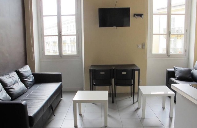 Duplex-Family-Private Bathroom-City View-Studio 10