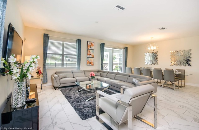 EV 1672 - 9 Bed 5 Bath Villa with Screened Pool with Spillover Spa, Kids Bedroom