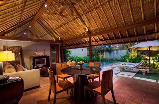 EXCLUSIVE VILLA SEMINYAK M 4BR