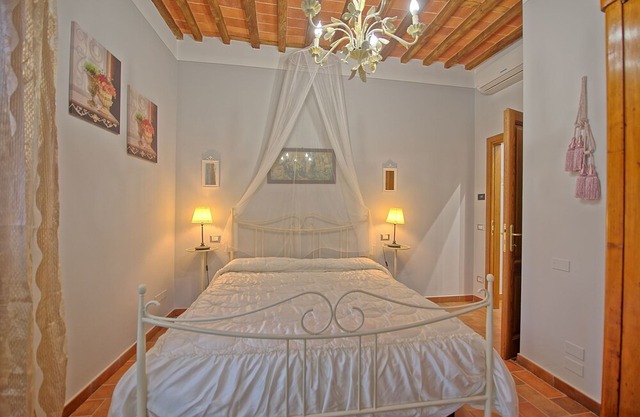 Flavia 4 - Vacation Rental with swimming pool in Lucca