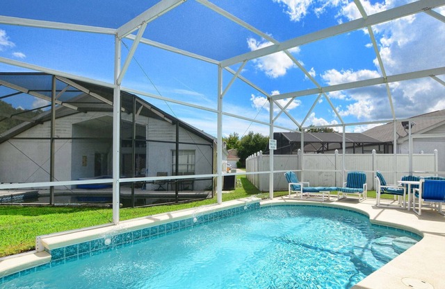 GREAT LOCATION, PRIVATE POOL, SPACIOUS BEDROOM, FREE WIFI!!