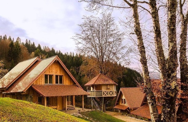 Holiday Comeglians Persons Bedrooms 