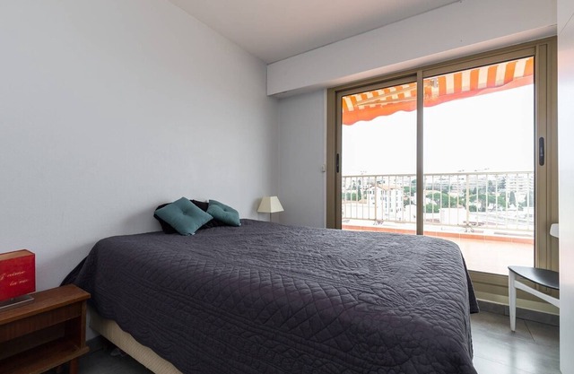 ILIADE - Spacious 3 rooms apartment top floor with large terrace and parking