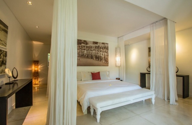 La Banane, 4 Bedroom Villa+Cook, Peaceful Tranquility, 5 mins from Seminyak.