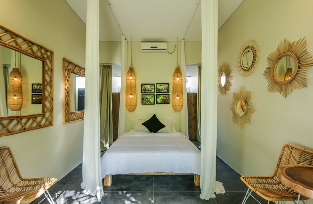La Banane, 5 Bedroom Villa+Cook, Peaceful Tranquility, 5 mins from Seminyak.