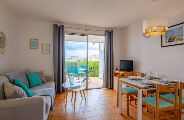 Les Coteaux de la Nartelle by Interhome