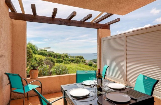 Les Coteaux de la Nartelle by Interhome
