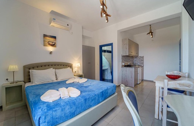 Marousi Suites