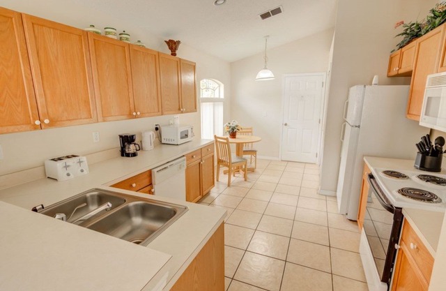 Modern Bargains - Creekside - Amazing Cozy 3 Beds 2 Baths Villa - 8 Miles To Disney