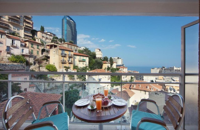 Monaco, sea view, bright studio