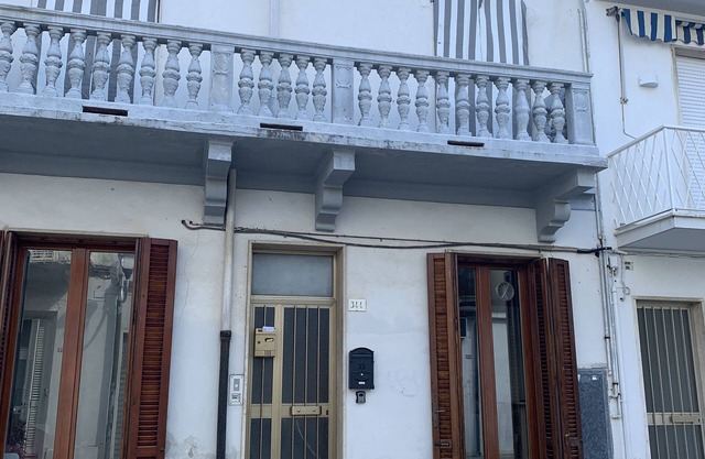 Newly renovated city/beach apartment in Viareggio
