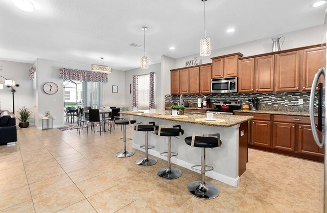 Our 6BR Vacation Home Near Disney w/Private Pool & Hot Tub! 50% off cleaning!
