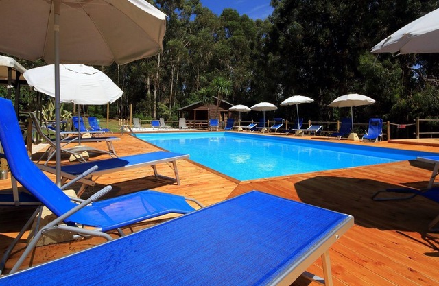 Pet-Friendly Apartment with Pool, Wi-Fi, playground & Garden