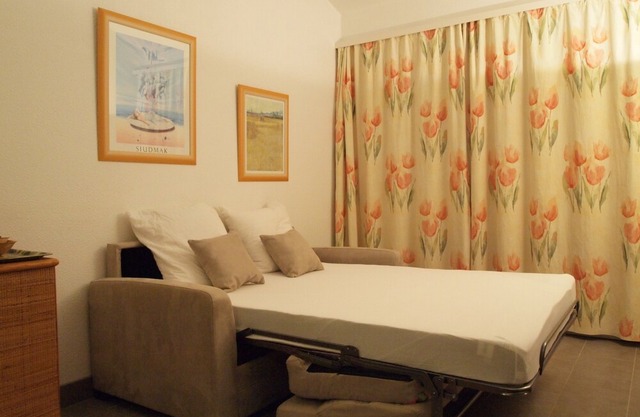 small semi-detached farmhouse in GIGARO sector, very beautiful sea view, walking beaches