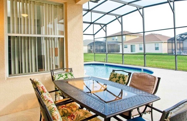 Spacious 5 Bed 3.5 Bath House - Perfect Vacation home for a perfect getaway