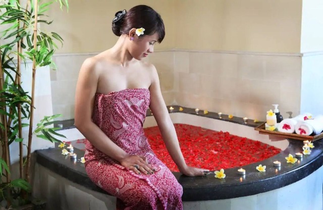 Spacious Villa (Sleeps 4) with Stunning View in Nusa Dua