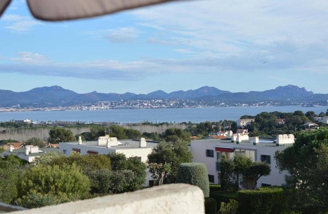 St-Aygulf : Mezzanine 4 pers, terrasse, parking, lave-linge, animaux bienvenus - FR-1-226A-13