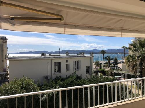 Studio Proche Plage et Commerces - Climatisé, Parking, Wi-Fi - FR-1-466A-12