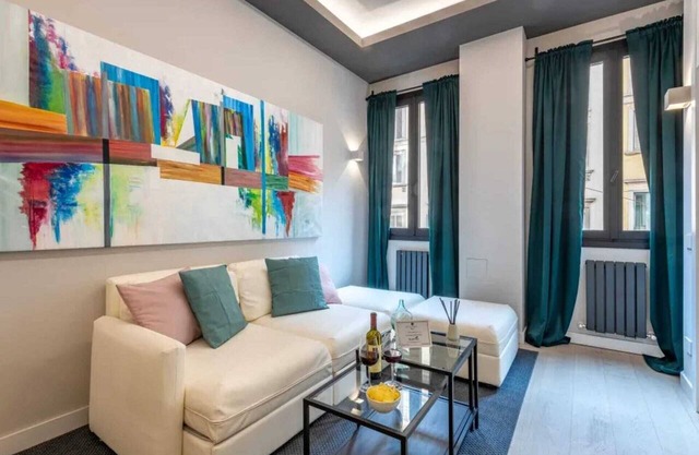 Sweett | Duomo 2A - Two Bedroom Apartment, Sleeps 4