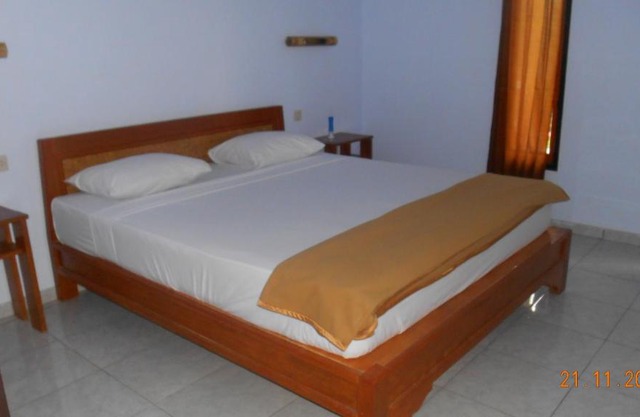 The Local Menjangan Homestay
