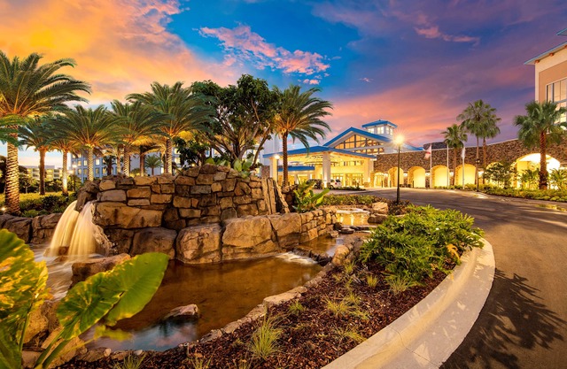 Universal's Loews Sapphire Falls Resort