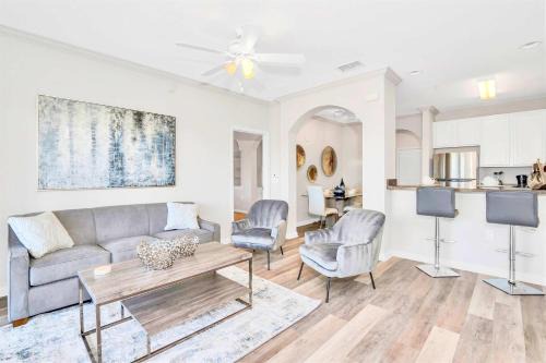 Upscale 3BR Near Disney - Pool and Hot Tub!