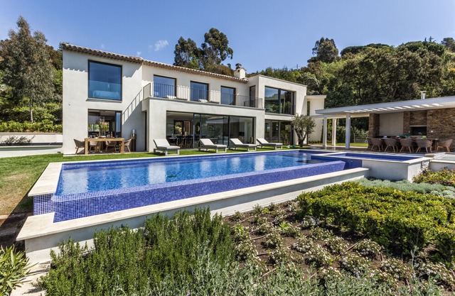 Villa Colibri is a magnificent designed contemporary residence