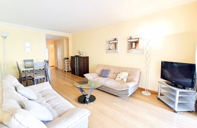 Viva Riviera Cosy and Large 2 Bedrooms with balcony