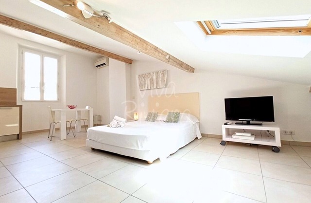 Viva Riviera Lovely and Bright Studio