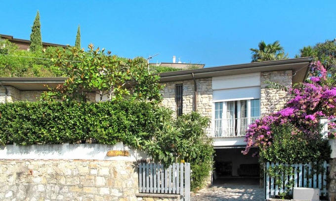 Corsanico Other | 100 m² Accommodation ∙ 2 bedrooms ∙ 5 guests
