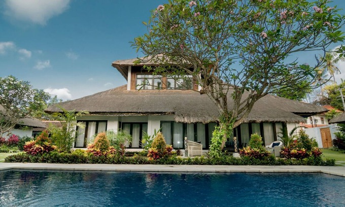 Sanur Kauh Villa | 11 BDR Estate, 5* Luxury, Walk to Beach