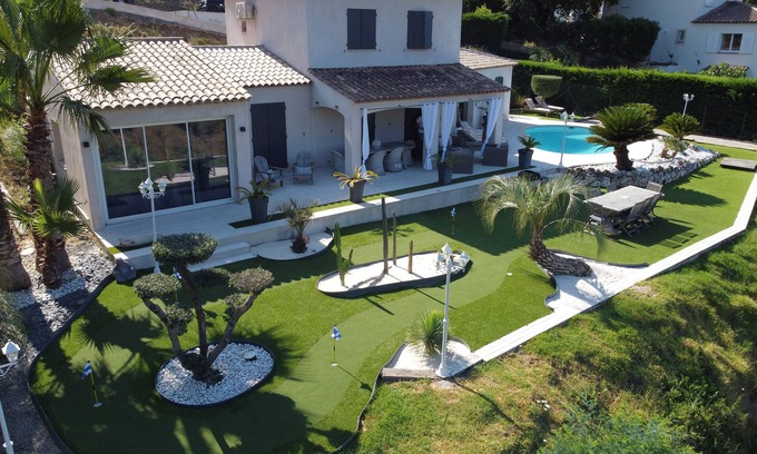 La Nartelle Villa | 12 km from Saint Tropez, villa with swimming pool, mini golf course and boules pitch