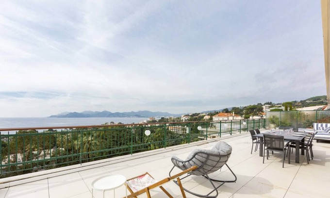 La Croix des Gardes Condo | 125 m² Condo ∙ 3 bedrooms ∙ 6 guests