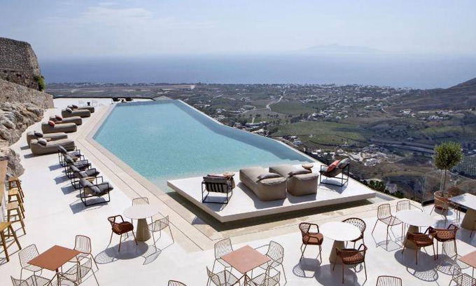 Pyrgos Hotel | 128 m² Hotel ∙ 3 bedrooms ∙ 127 guests