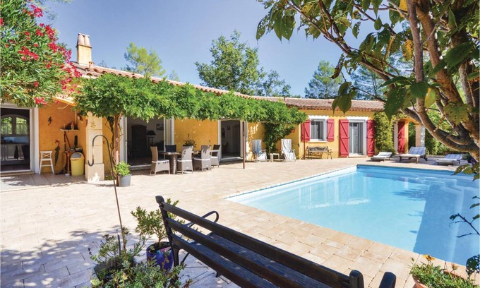 Fayence House | 130 m² Maisonette ∙ 3 bedrooms ∙ 6 guests