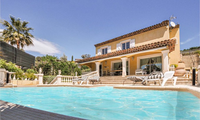 Les Adrets-de-l'Esterel House | 140 m² House ∙ 3 bedrooms ∙ 6 guests