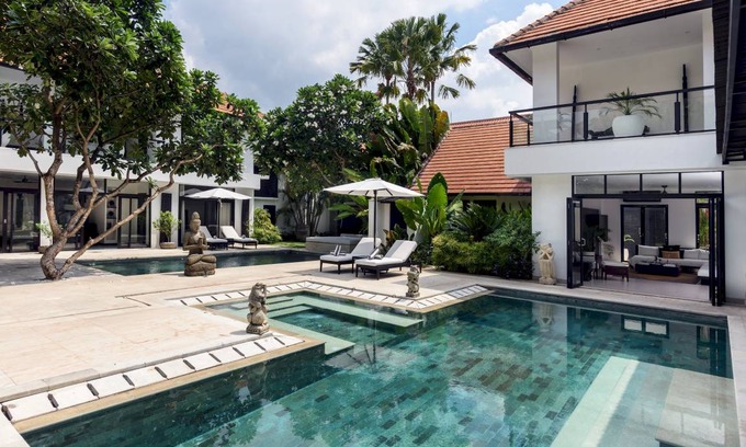 Sunset Road Villa | 1400 m² Villa ∙ 9 bedrooms ∙ 18 guests