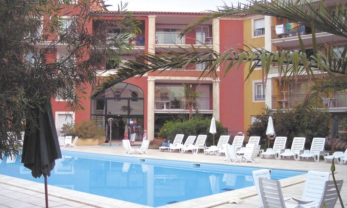 Sainte-Maxime City Centre Condo | 150 m de la plage | 7 personnes Cuisinette balcon