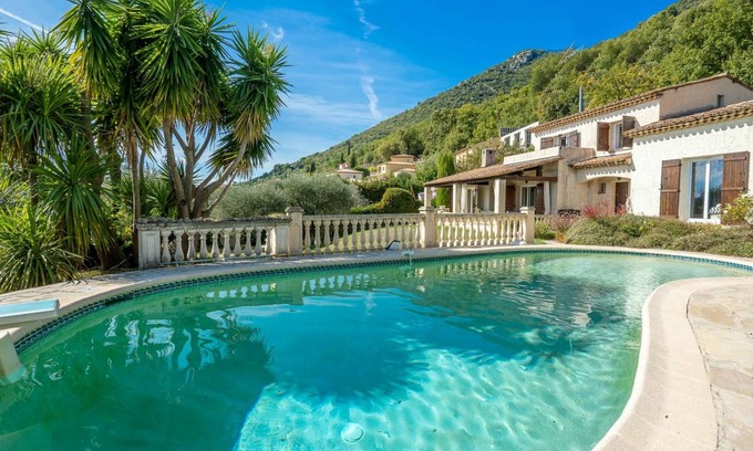 Gattieres Other | 160 m² Accommodation ∙ 4 bedrooms ∙ 8 guests